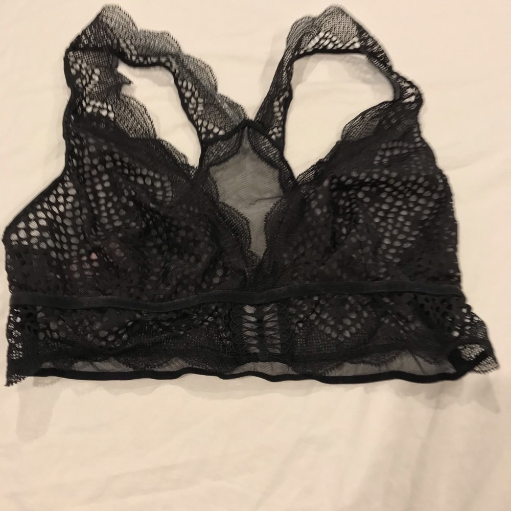 Victoria’s Secret Very Sexy Fishnet Lace Bralette - Picture 4 of 6